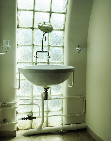 NAUM HOUSE BATHROOM ROUNDUP