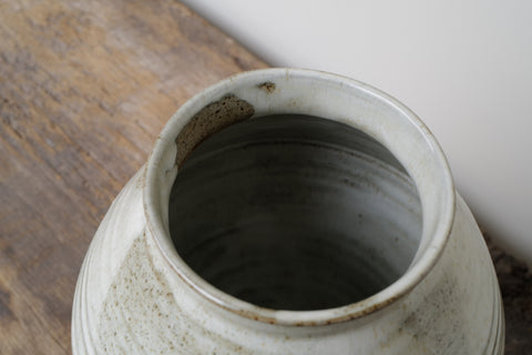 THE URN