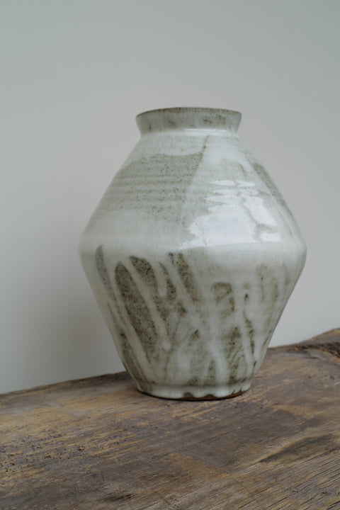 THE URN