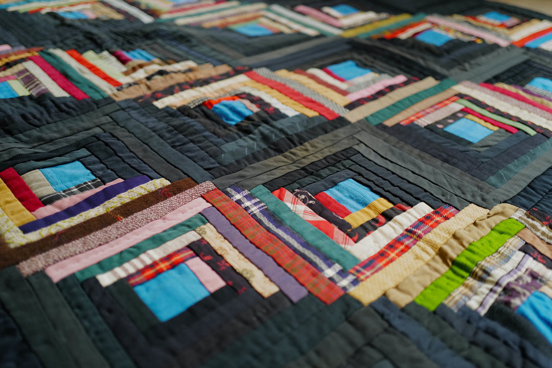 Pixelated Dreams - Antique Log Cabin Quilt